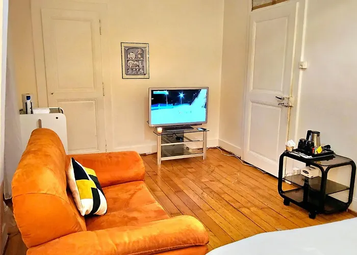 منزل للإقامة Simple Au Coeur De Montreux, Proche Du *