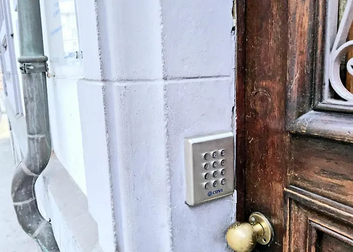 منزل للإقامة Simple Au Coeur De Montreux, Proche Du مونترو