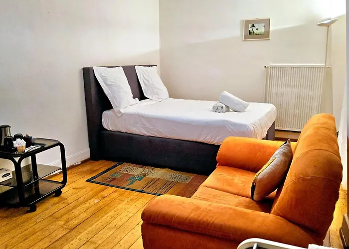 منزل للإقامة Simple Au Coeur De Montreux, Proche Du